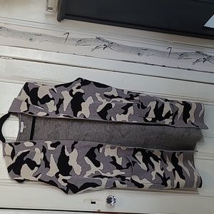 Sioni Camo Long Cardigan Vest - Medium